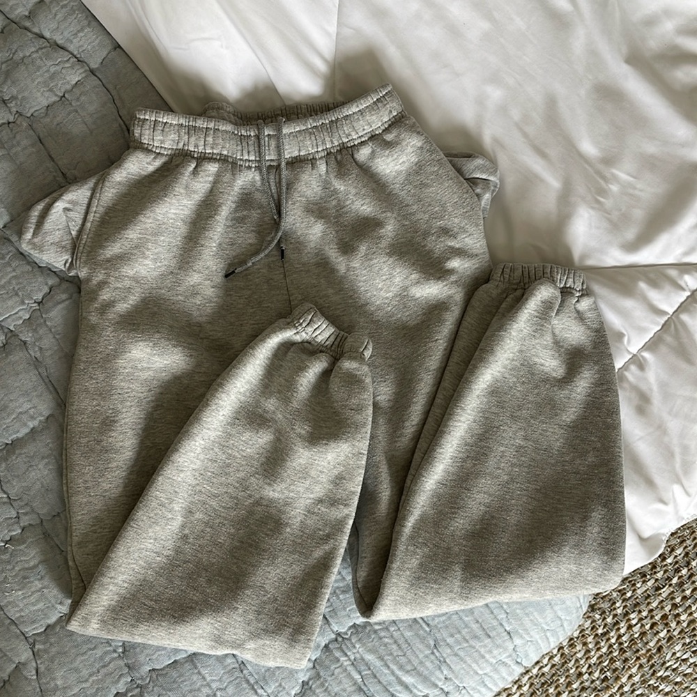 Iuui grey sweatpants
